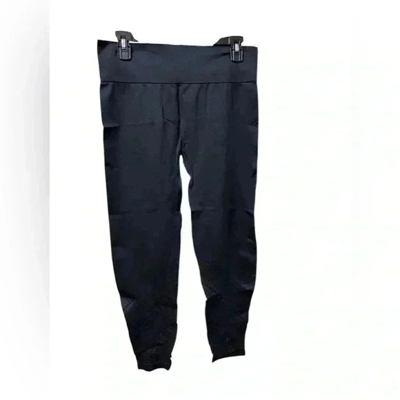 🟣Marika Black Lace Ankle Leggings – Size Large - Picture 2 of 6